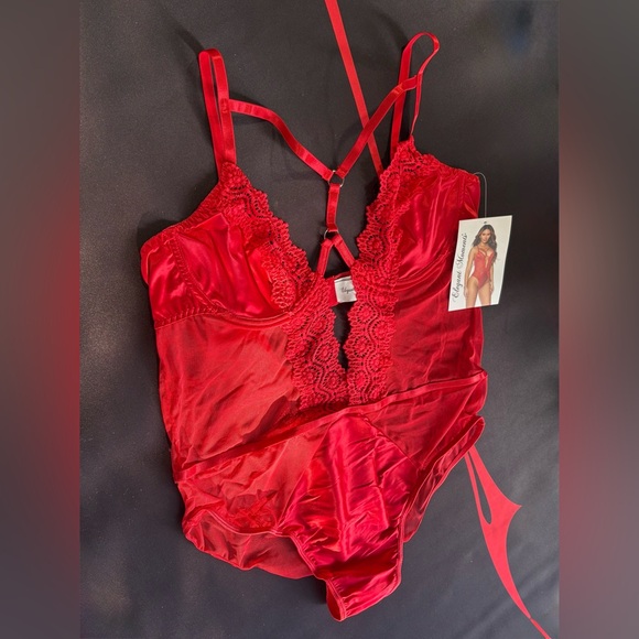 Elegant Moments Scarlet Lace Chemise - Picture 1 of 5